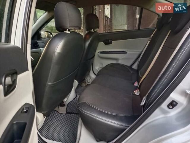 Хендай Акцент, объемом двигателя 1.4 л и пробегом 184 тыс. км за 5000 $, фото 6 на Automoto.ua
