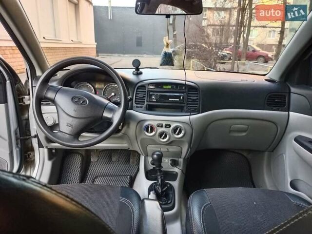 Хендай Акцент, объемом двигателя 1.4 л и пробегом 184 тыс. км за 5000 $, фото 7 на Automoto.ua