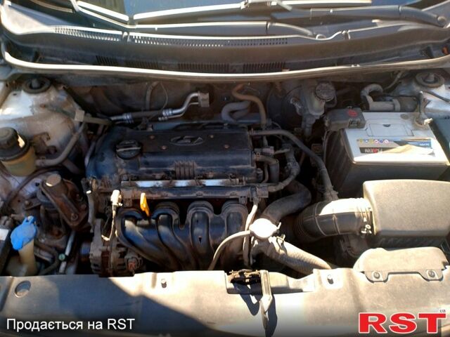 Хендай Акцент, объемом двигателя 1.4 л и пробегом 173 тыс. км за 6300 $, фото 2 на Automoto.ua