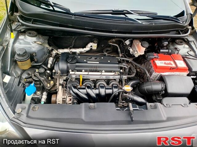 Хендай Акцент, объемом двигателя 1.4 л и пробегом 68 тыс. км за 8899 $, фото 3 на Automoto.ua