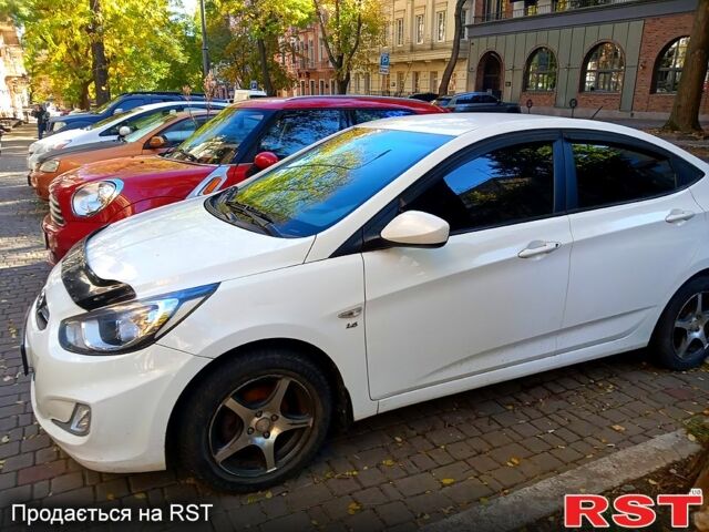 Хендай Акцент 2013 в Одессе на Automoto.ua Хендай Акцент, объемом двигателя 1.6 л и пробегом 38 тыс. км за 10000 $, фото 4 на Automoto.ua