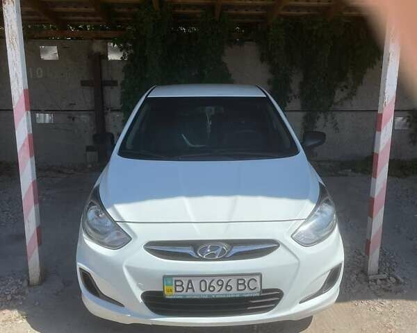 Хендай Акцент 2013 в Кропивницком (Кировограде) на Automoto.ua Хендай Акцент, объемом двигателя 1.4 л и пробегом 201 тыс. км за 6000 $, фото 4 на Automoto.ua