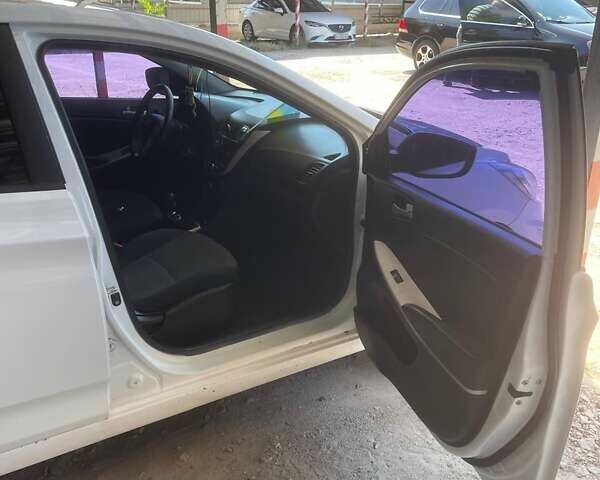 Хендай Акцент 2013 в Кропивницком (Кировограде) на Automoto.ua Хендай Акцент, объемом двигателя 1.4 л и пробегом 201 тыс. км за 6000 $, фото 10 на Automoto.ua