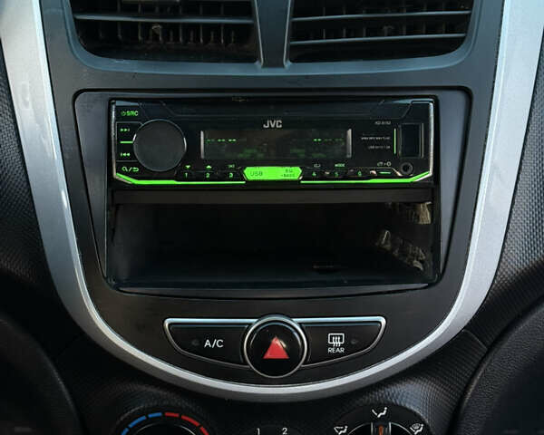 Хендай Акцент, объемом двигателя 1.37 л и пробегом 204 тыс. км за 6999 $, фото 17 на Automoto.ua