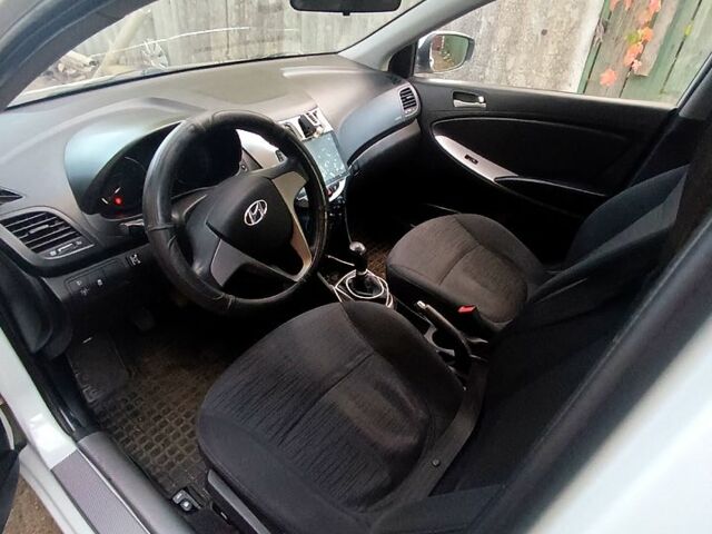 Хендай Акцент, объемом двигателя 1.4 л и пробегом 205 тыс. км за 4000 $, фото 5 на Automoto.ua