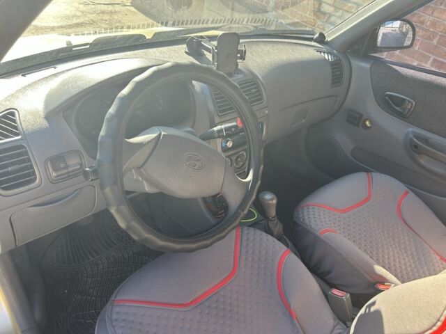 Жовтий Хендай Акцент, об'ємом двигуна 1.3 л та пробігом 380 тис. км за 1750 $, фото 3 на Automoto.ua