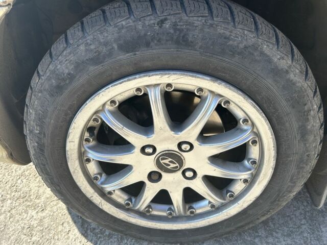 Жовтий Хендай Акцент, об'ємом двигуна 1.3 л та пробігом 380 тис. км за 1750 $, фото 6 на Automoto.ua