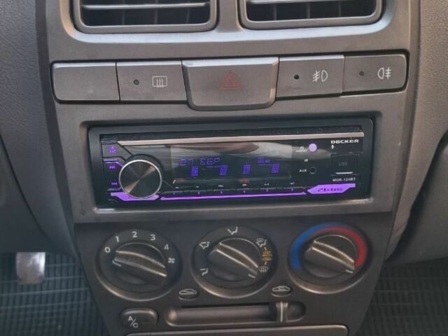 Жовтий Хендай Акцент, об'ємом двигуна 1.5 л та пробігом 355 тис. км за 1548 $, фото 5 на Automoto.ua