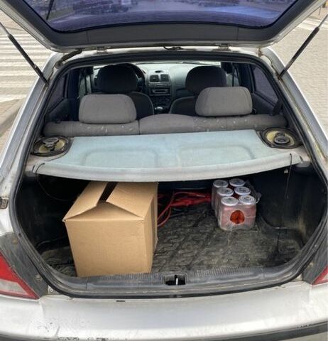 Серый Хендай Акцент, объемом двигателя 1.3 л и пробегом 180 тыс. км за 1999 $, фото 3 на Automoto.ua