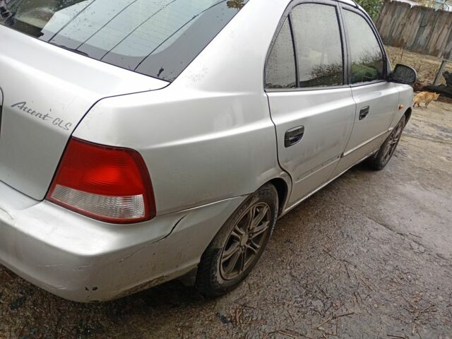 Серый Хендай Акцент, объемом двигателя 1.3 л и пробегом 440 тыс. км за 2500 $, фото 4 на Automoto.ua