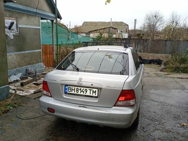 Серый Хендай Акцент, объемом двигателя 1.3 л и пробегом 440 тыс. км за 2500 $, фото 3 на Automoto.ua