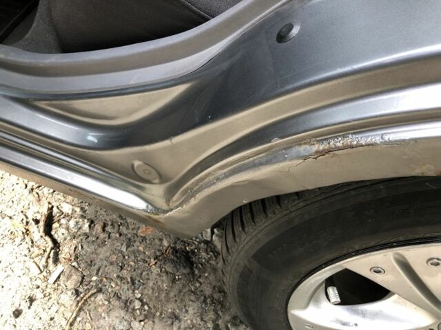 Серый Хендай Акцент, объемом двигателя 1.3 л и пробегом 280 тыс. км за 1100 $, фото 5 на Automoto.ua