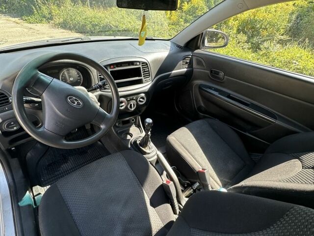 Сірий Хендай Акцент, об'ємом двигуна 1.4 л та пробігом 269 тис. км за 3900 $, фото 7 на Automoto.ua