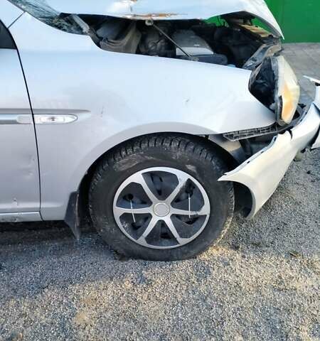 Серый Хендай Акцент, объемом двигателя 1.4 л и пробегом 162 тыс. км за 2200 $, фото 11 на Automoto.ua