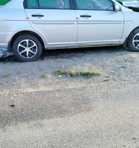 Серый Хендай Акцент, объемом двигателя 1.4 л и пробегом 162 тыс. км за 2200 $, фото 2 на Automoto.ua