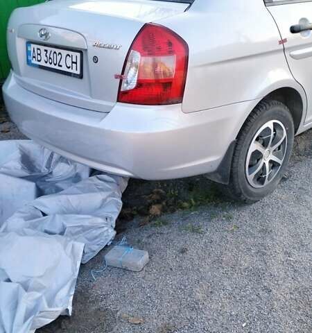 Серый Хендай Акцент, объемом двигателя 1.4 л и пробегом 162 тыс. км за 2200 $, фото 1 на Automoto.ua