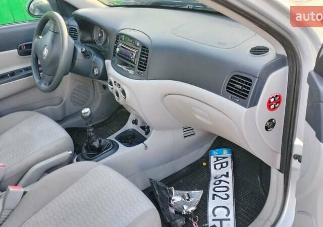 Серый Хендай Акцент, объемом двигателя 1.4 л и пробегом 162 тыс. км за 2200 $, фото 7 на Automoto.ua