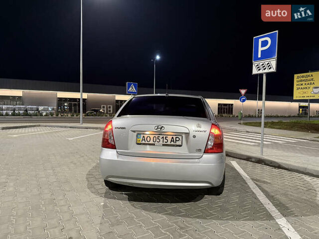 Серый Хендай Акцент, объемом двигателя 1.49 л и пробегом 280 тыс. км за 3800 $, фото 5 на Automoto.ua