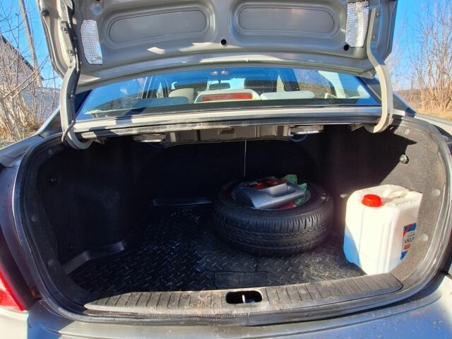 Серый Хендай Акцент, объемом двигателя 1.4 л и пробегом 261 тыс. км за 4600 $, фото 4 на Automoto.ua