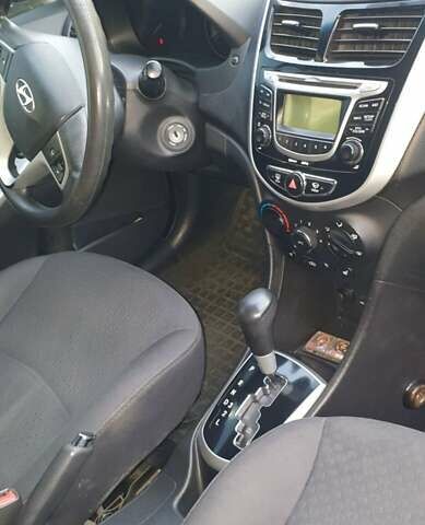 Сірий Хендай Акцент, об'ємом двигуна 1.6 л та пробігом 221 тис. км за 8500 $, фото 22 на Automoto.ua