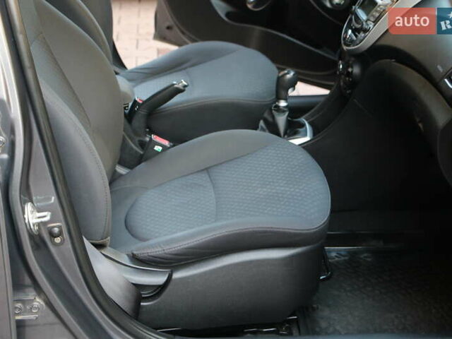 Хендай Акцент 2012 в Киеве на Automoto.ua Серый Хендай Акцент, объемом двигателя 1.4 л и пробегом 45 тыс. км за 6300 $, фото 18 на Automoto.ua