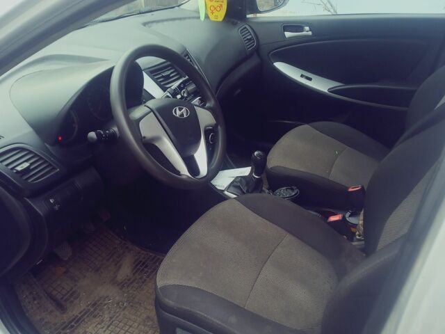 Серый Хендай Акцент, объемом двигателя 1.4 л и пробегом 173 тыс. км за 6500 $, фото 4 на Automoto.ua