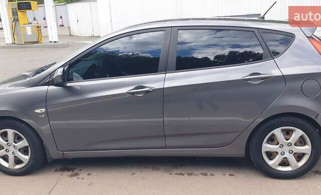 Сірий Хендай Акцент, об'ємом двигуна 1.6 л та пробігом 221 тис. км за 8500 $, фото 2 на Automoto.ua