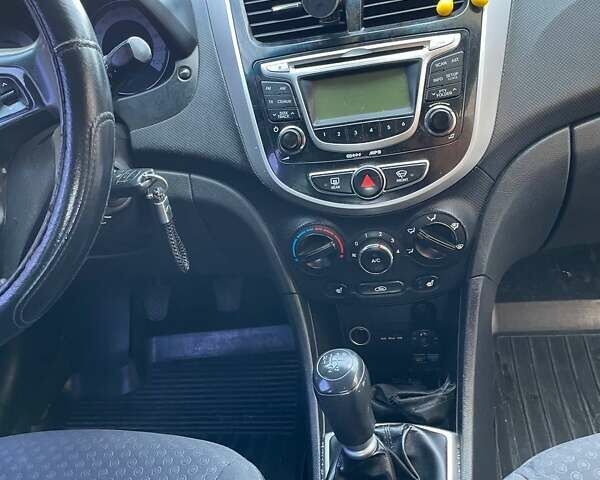 Сірий Хендай Акцент, об'ємом двигуна 1.4 л та пробігом 260 тис. км за 7200 $, фото 9 на Automoto.ua