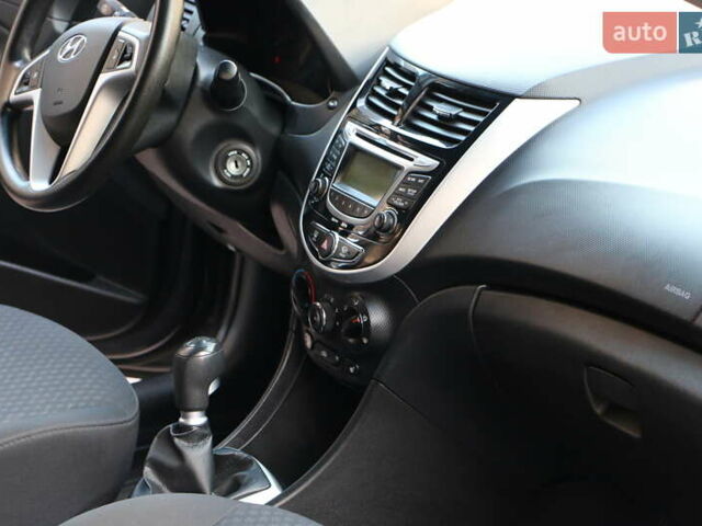 Хендай Акцент 2012 в Киеве на Automoto.ua Серый Хендай Акцент, объемом двигателя 1.4 л и пробегом 45 тыс. км за 6300 $, фото 19 на Automoto.ua