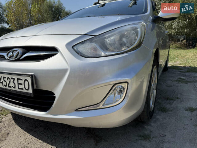 Серый Хендай Акцент, объемом двигателя 1.4 л и пробегом 205 тыс. км за 6500 $, фото 1 на Automoto.ua
