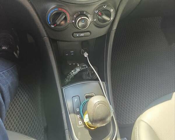 Серый Хендай Акцент, объемом двигателя 1.6 л и пробегом 200 тыс. км за 8500 $, фото 19 на Automoto.ua