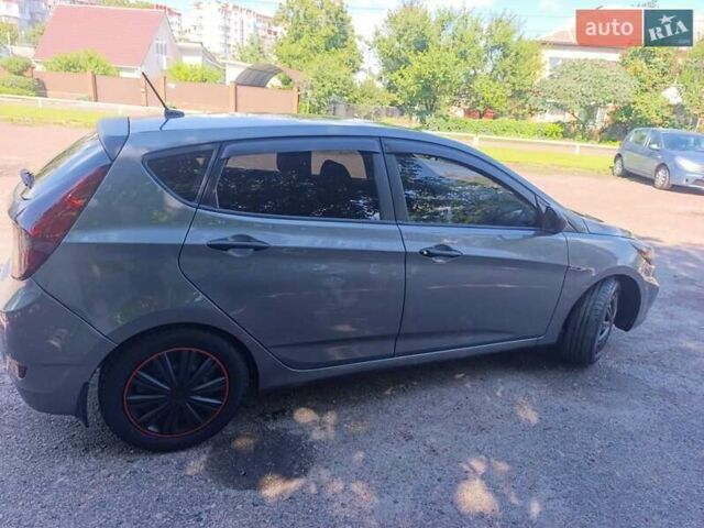 Серый Хендай Акцент, объемом двигателя 1.6 л и пробегом 200 тыс. км за 8500 $, фото 6 на Automoto.ua