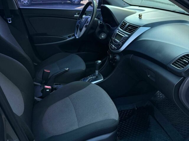 Сірий Хендай Акцент, об'ємом двигуна 1.4 л та пробігом 152 тис. км за 7700 $, фото 4 на Automoto.ua