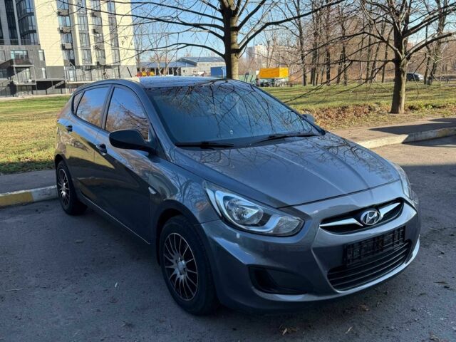 Сірий Хендай Акцент, об'ємом двигуна 1.4 л та пробігом 152 тис. км за 7700 $, фото 2 на Automoto.ua
