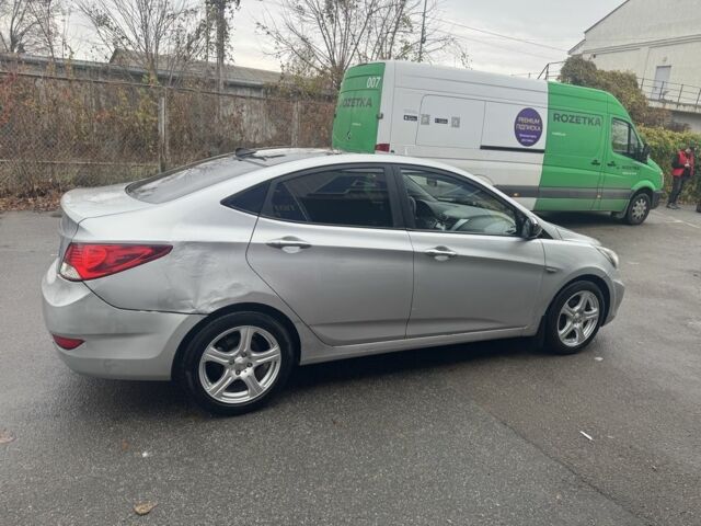 Серый Хендай Акцент, объемом двигателя 1.4 л и пробегом 300 тыс. км за 4700 $, фото 6 на Automoto.ua