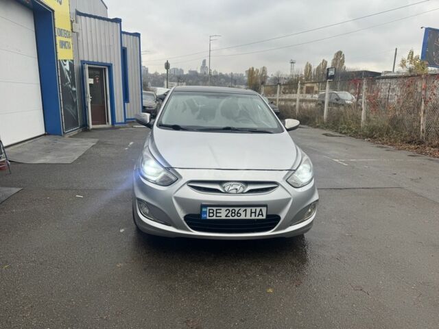 Серый Хендай Акцент, объемом двигателя 1.4 л и пробегом 300 тыс. км за 4700 $, фото 1 на Automoto.ua