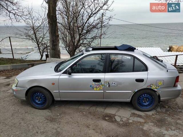 Сірий Хендай Акцент, об'ємом двигуна 1.3 л та пробігом 188 тис. км за 3000 $, фото 3 на Automoto.ua