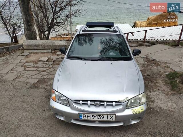 Сірий Хендай Акцент, об'ємом двигуна 1.3 л та пробігом 188 тис. км за 3000 $, фото 4 на Automoto.ua