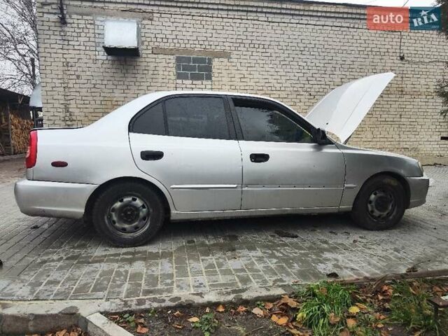 Серый Хендай Акцент, объемом двигателя 1.6 л и пробегом 480 тыс. км за 1200 $, фото 8 на Automoto.ua