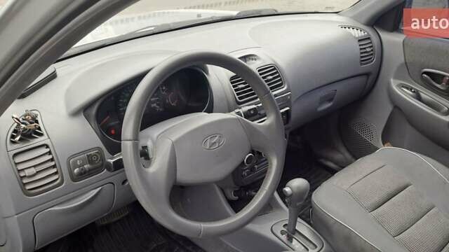 Сірий Хендай Акцент, об'ємом двигуна 1.5 л та пробігом 287 тис. км за 3500 $, фото 10 на Automoto.ua