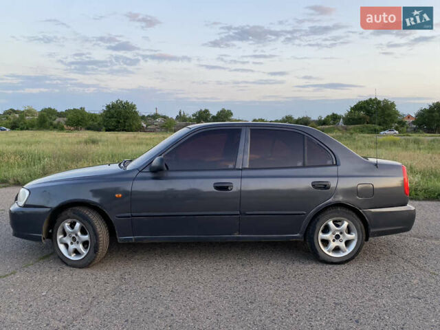 Серый Хендай Акцент, объемом двигателя 1.34 л и пробегом 306 тыс. км за 2635 $, фото 1 на Automoto.ua