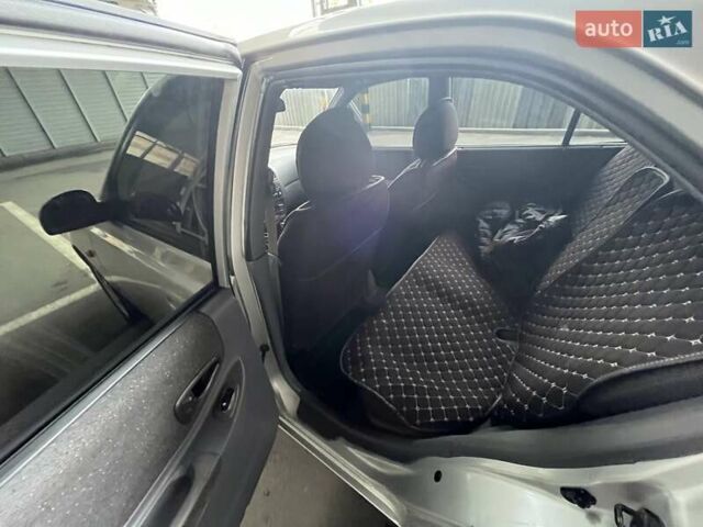 Сірий Хендай Акцент, об'ємом двигуна 1.49 л та пробігом 323 тис. км за 3599 $, фото 12 на Automoto.ua