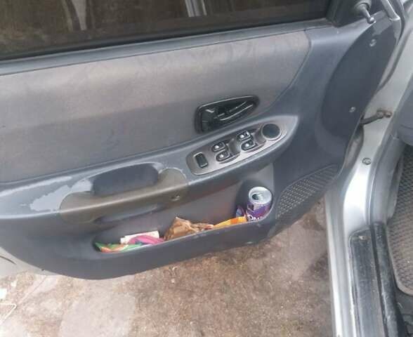 Серый Хендай Акцент, объемом двигателя 1.6 л и пробегом 330 тыс. км за 1500 $, фото 8 на Automoto.ua