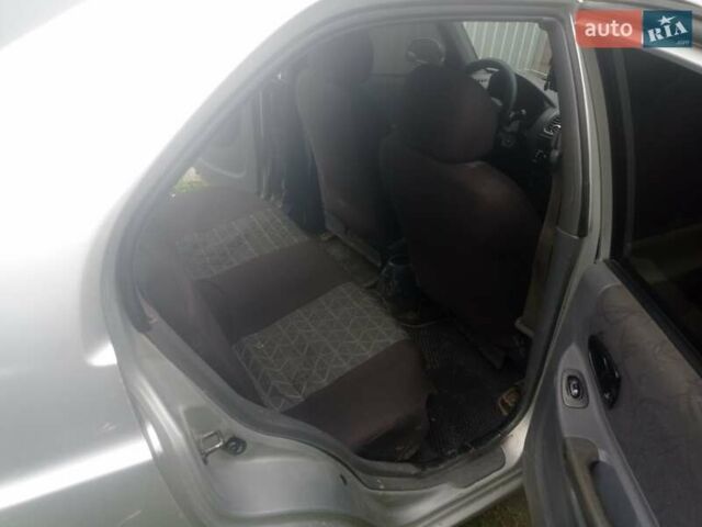 Серый Хендай Акцент, объемом двигателя 1.6 л и пробегом 330 тыс. км за 1500 $, фото 18 на Automoto.ua