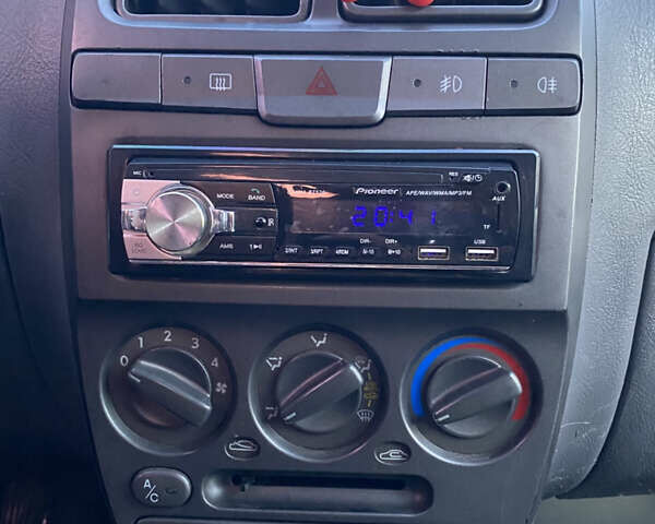 Серый Хендай Акцент, объемом двигателя 1.34 л и пробегом 306 тыс. км за 2635 $, фото 9 на Automoto.ua