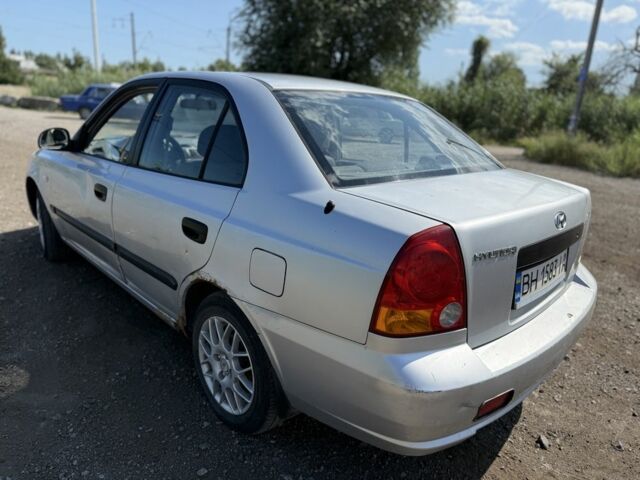 Серый Хендай Акцент, объемом двигателя 1.3 л и пробегом 229 тыс. км за 2200 $, фото 5 на Automoto.ua