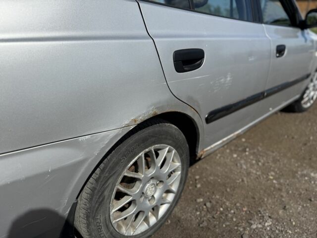 Серый Хендай Акцент, объемом двигателя 1.3 л и пробегом 229 тыс. км за 2200 $, фото 4 на Automoto.ua