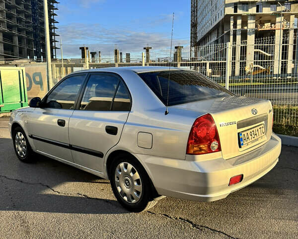 Сірий Хендай Акцент, об'ємом двигуна 1.5 л та пробігом 254 тис. км за 3200 $, фото 1 на Automoto.ua