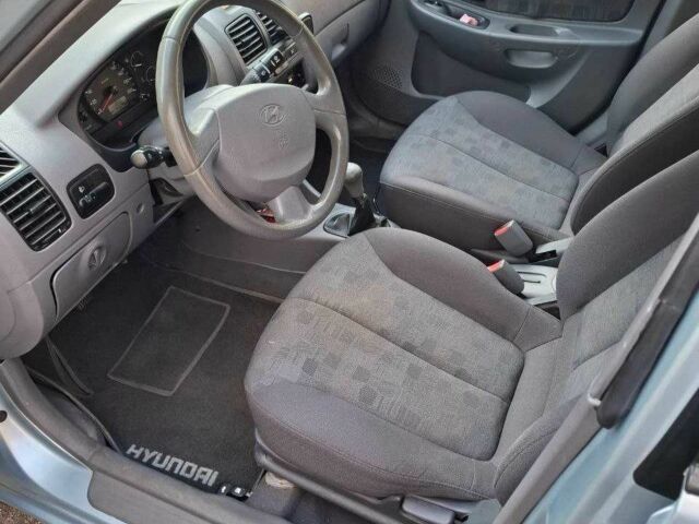 Сірий Хендай Акцент, об'ємом двигуна 1.5 л та пробігом 145 тис. км за 3400 $, фото 3 на Automoto.ua