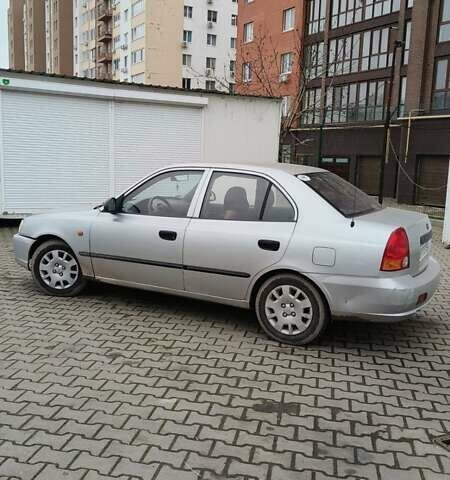 Сірий Хендай Акцент, об'ємом двигуна 1.5 л та пробігом 372 тис. км за 3000 $, фото 4 на Automoto.ua
